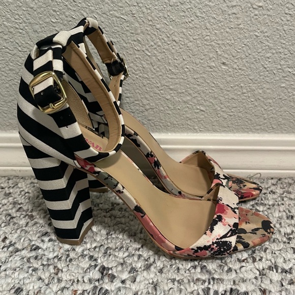 JustFab | Floral and Striped Heeled Ankle Strap Sandals - Picture 6 of 12